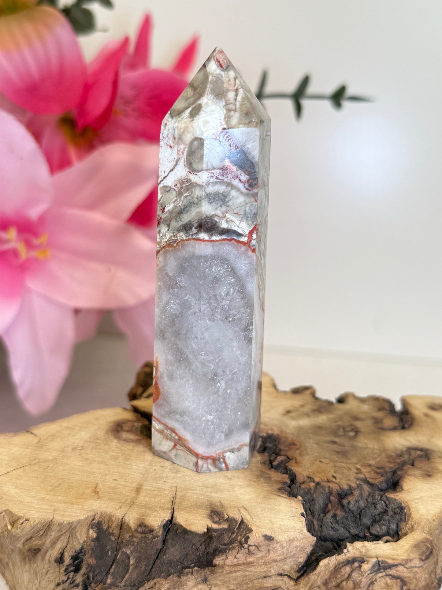 Money Agate With Quartz Point