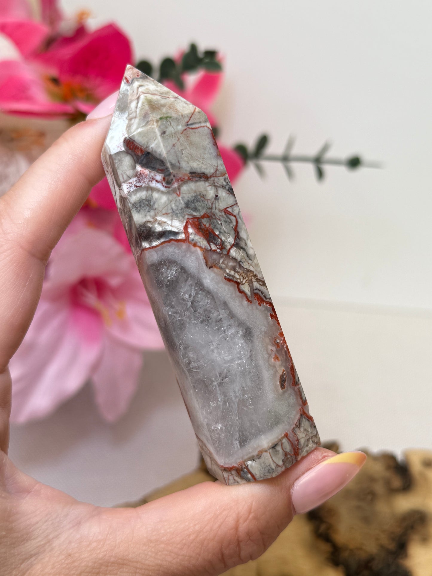 Money Agate With Quartz Point