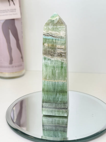 Kiwi Calcite Tower