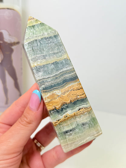 Kiwi Calcite Tower