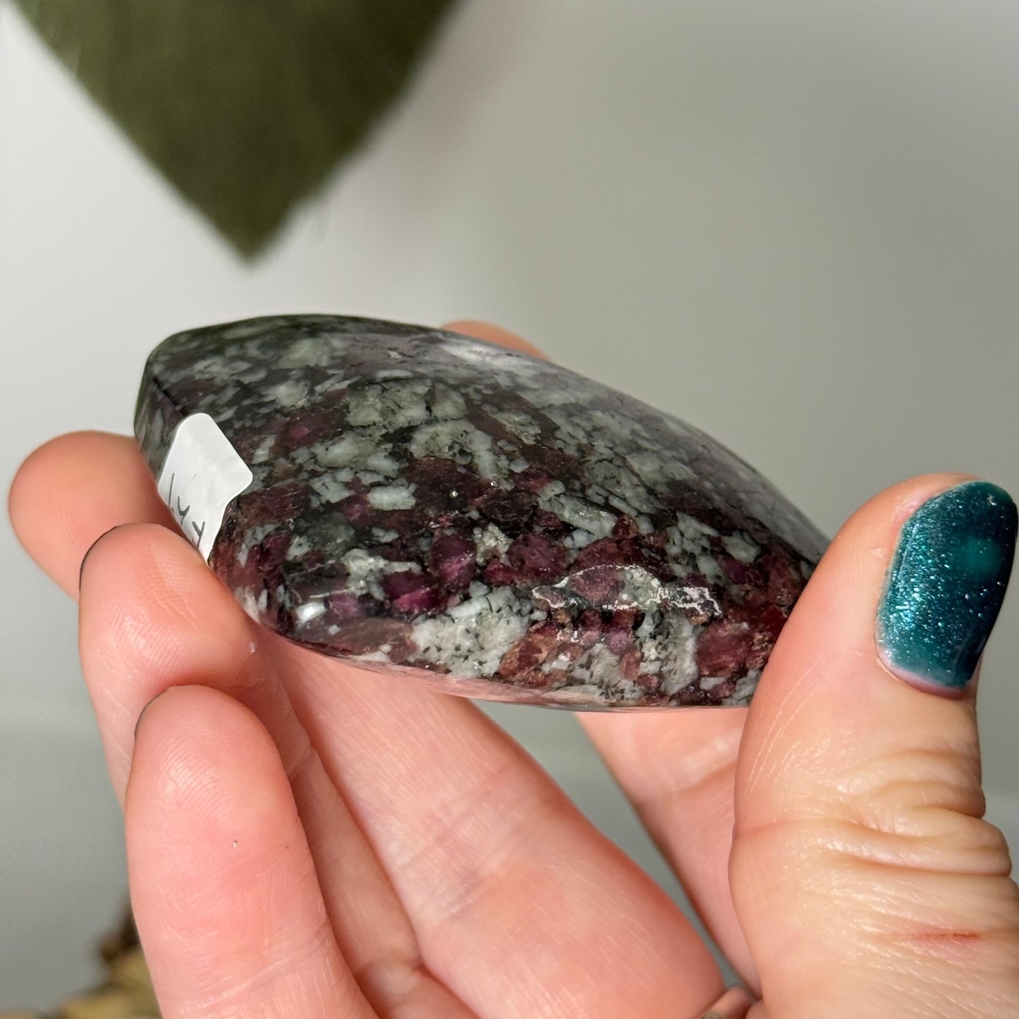 Eudialyte Heart (Russia)