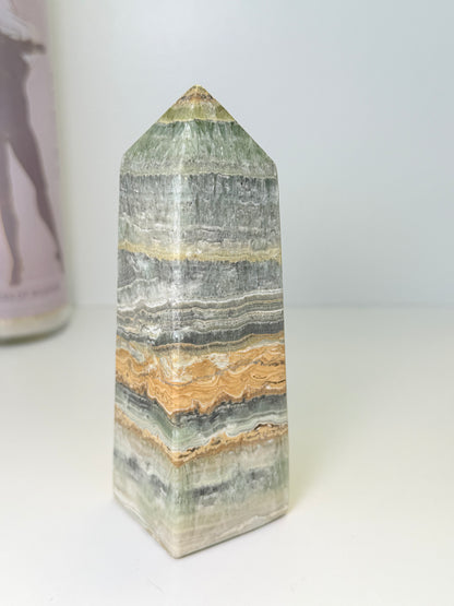 Kiwi Calcite Tower