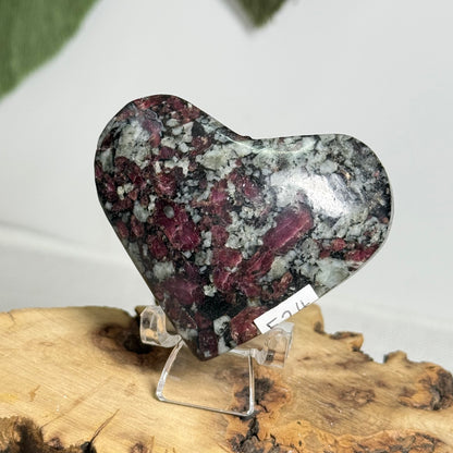 Eudialyte Heart (Russia)