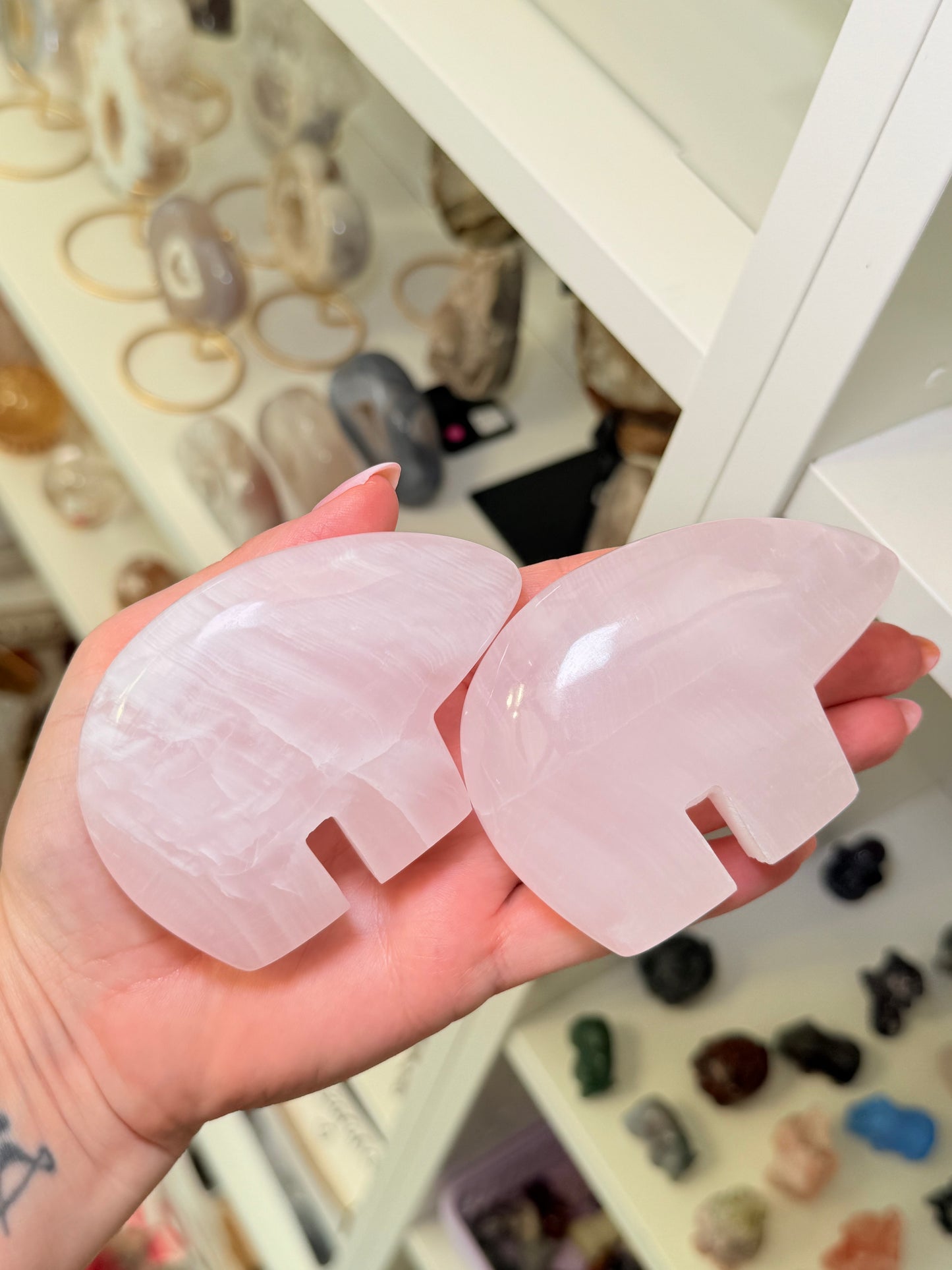 Mangano Calcite Zuni Bears