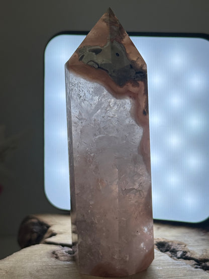 Money Agate With Quartz Point