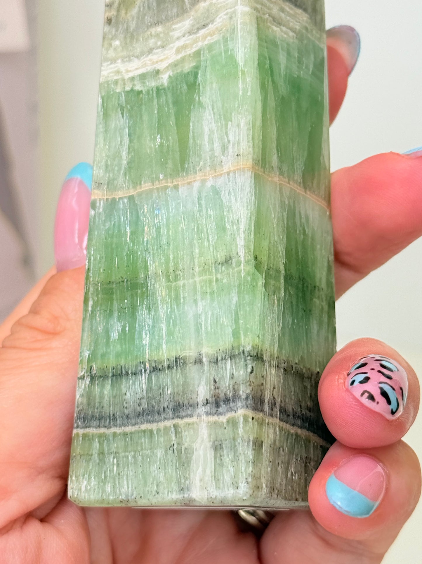 Kiwi Calcite Tower