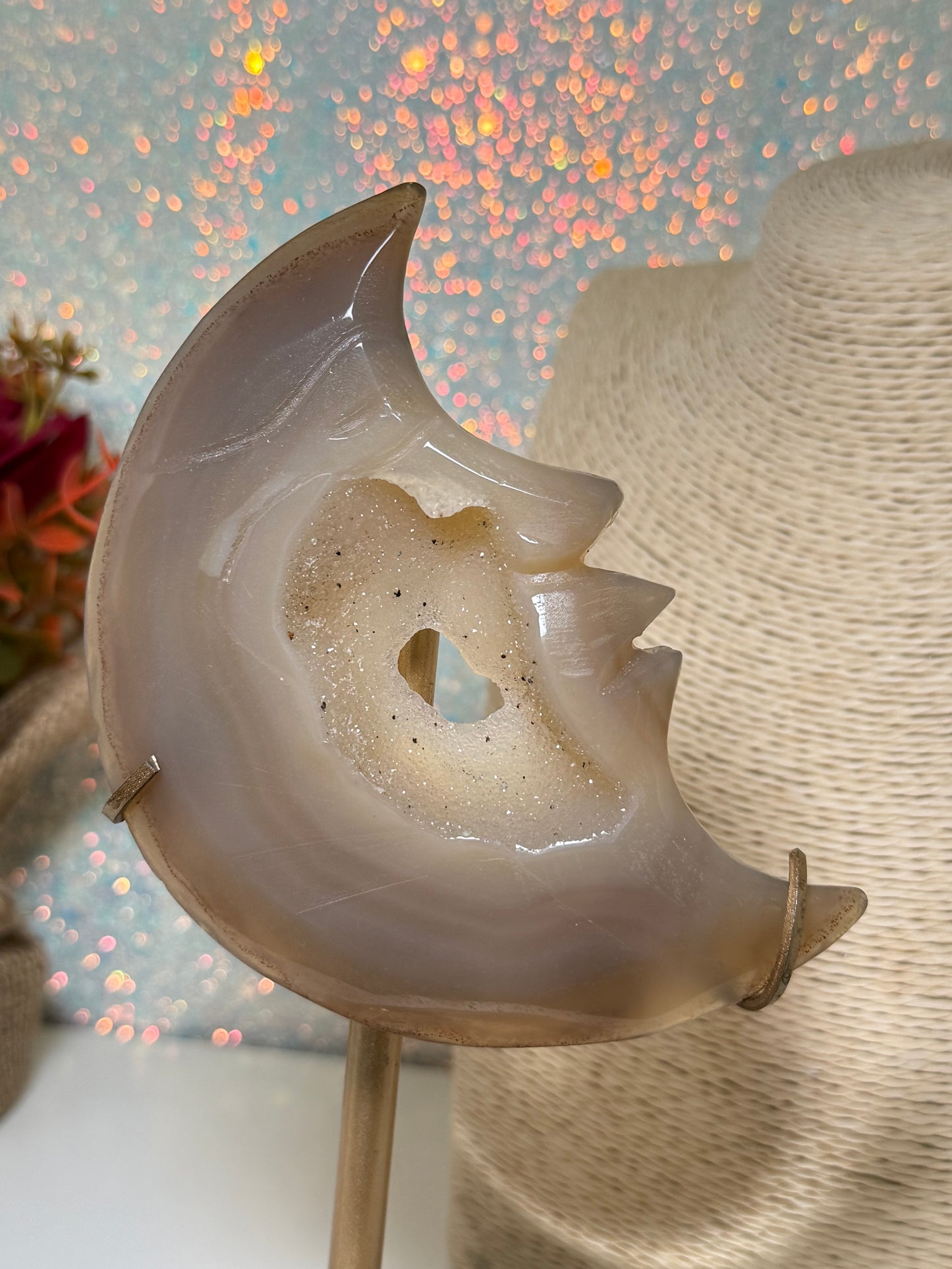 Druzy Agate Moon On Stand