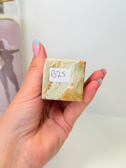 Kiwi Calcite Tower