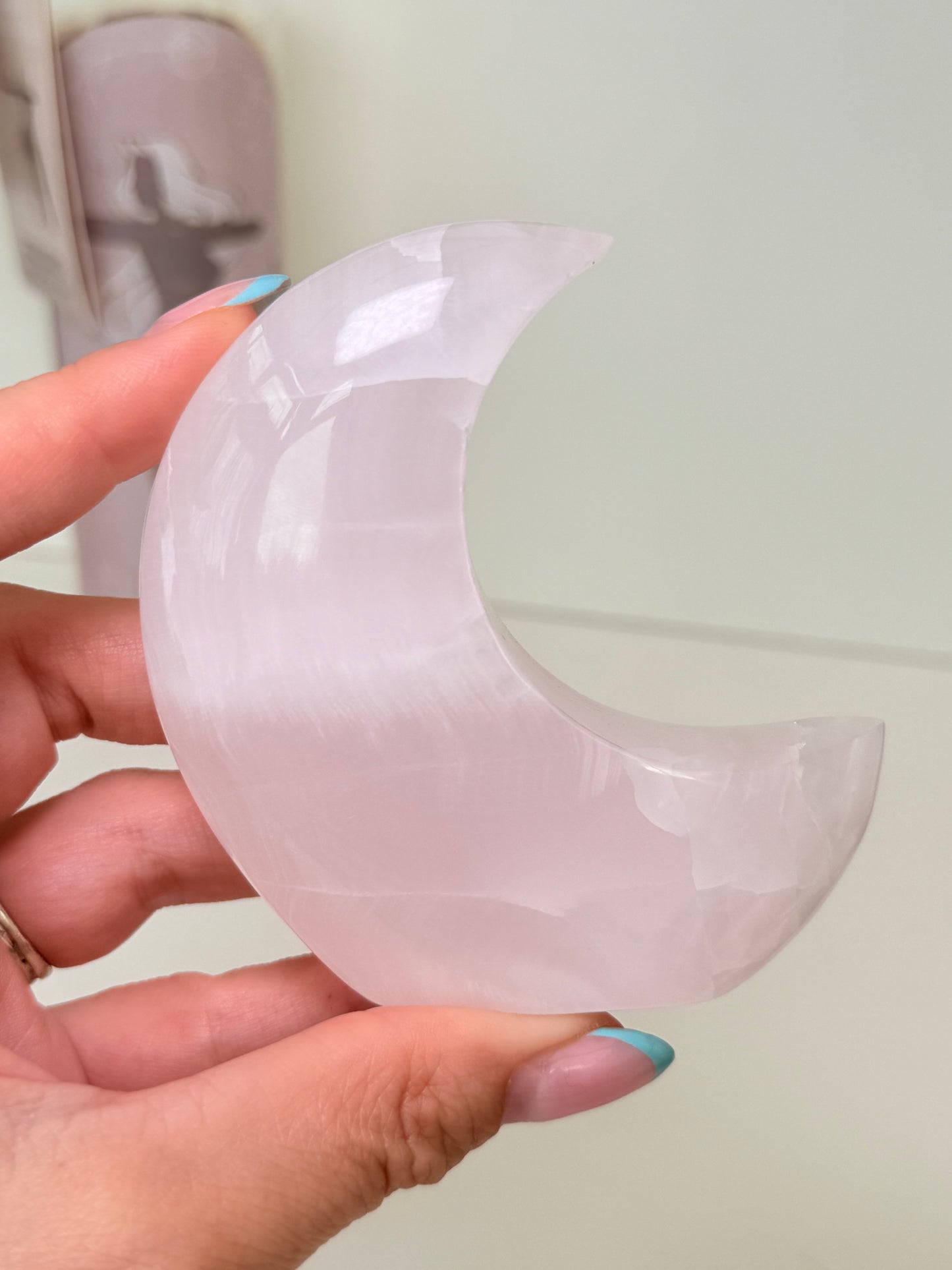 Mangano Calcite Moon (Self Standing)