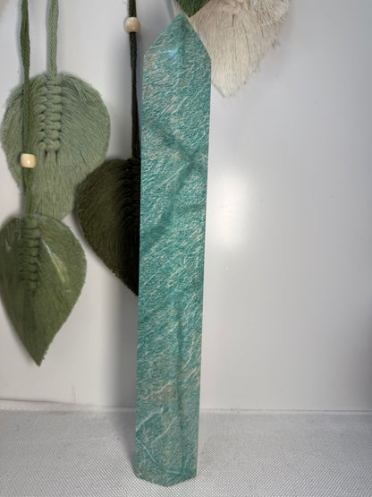 XL Amazonite Point 1.3kg 32cm