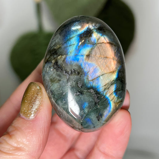 Labradorite Palm Stone