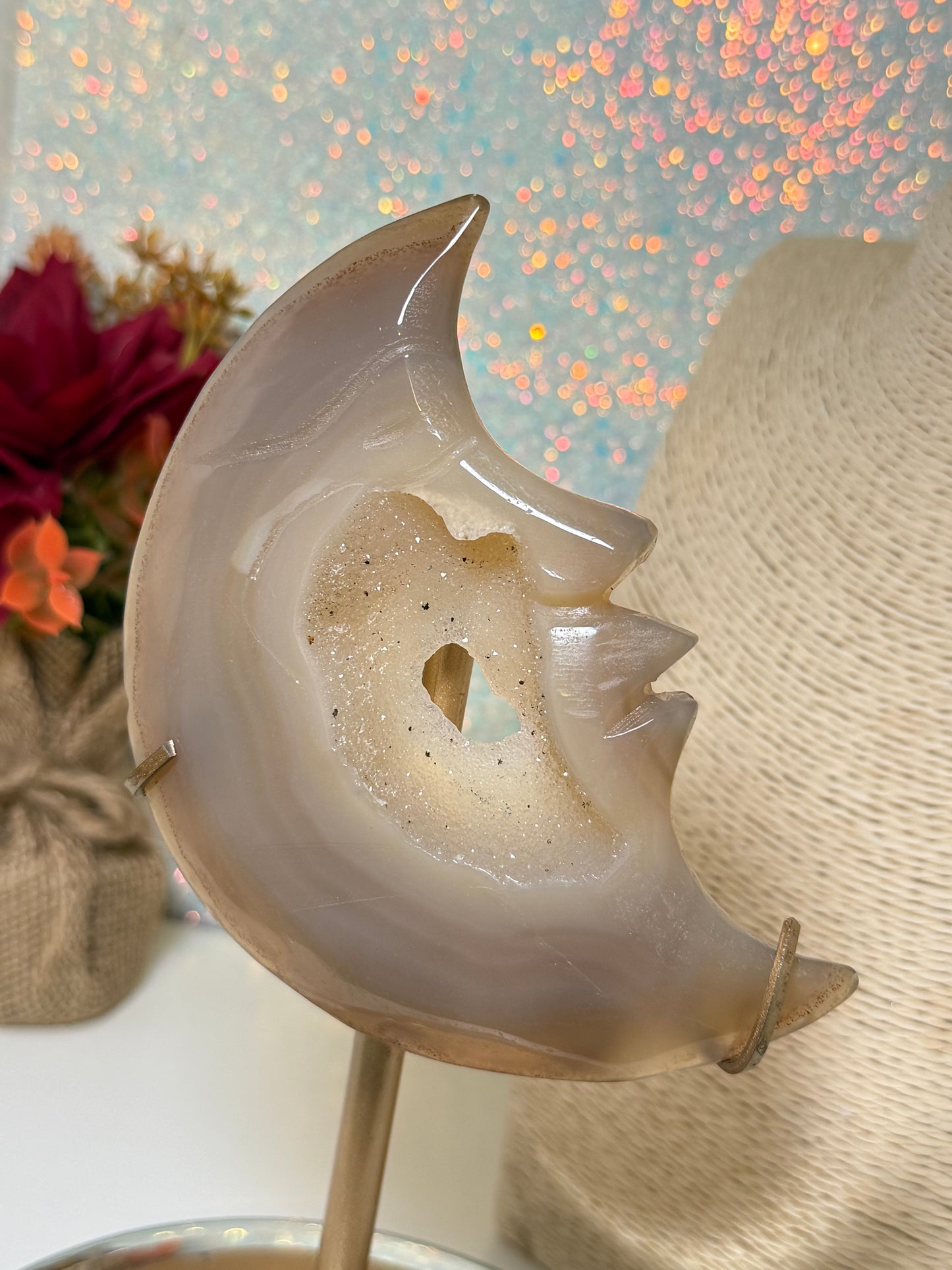 Druzy Agate Moon On Stand