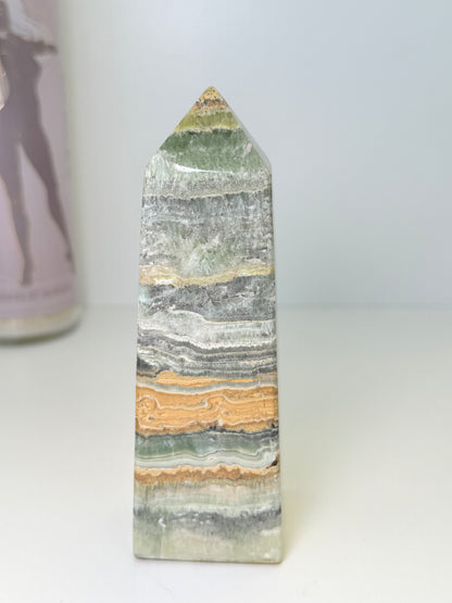 Kiwi Calcite Tower
