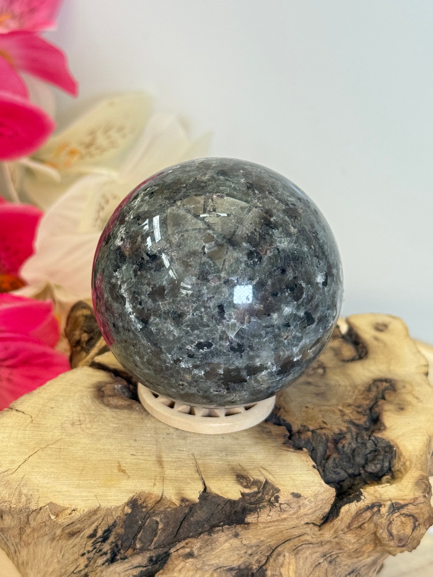 Yooperlite Sphere