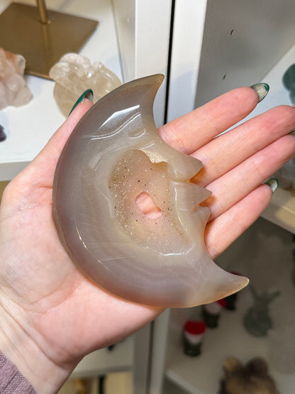 Druzy Agate Moon On Stand