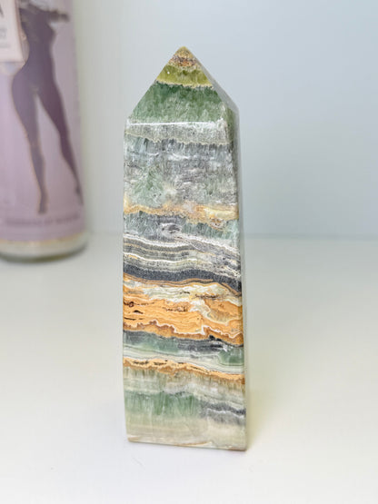 Kiwi Calcite Tower