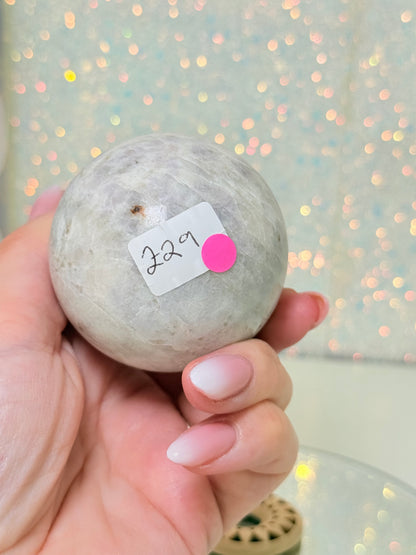 Hackmanite Sphere