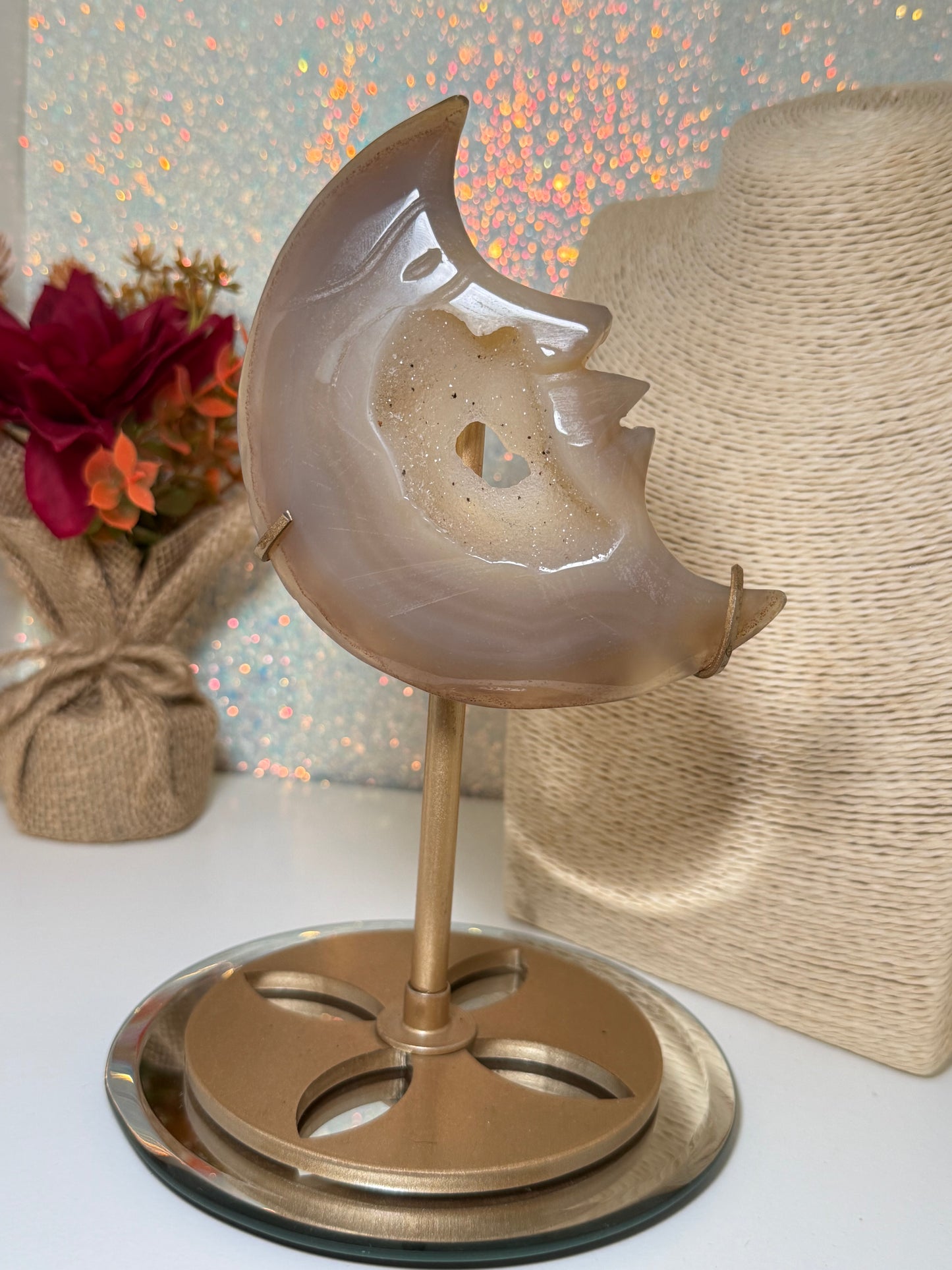 Druzy Agate Moon On Stand