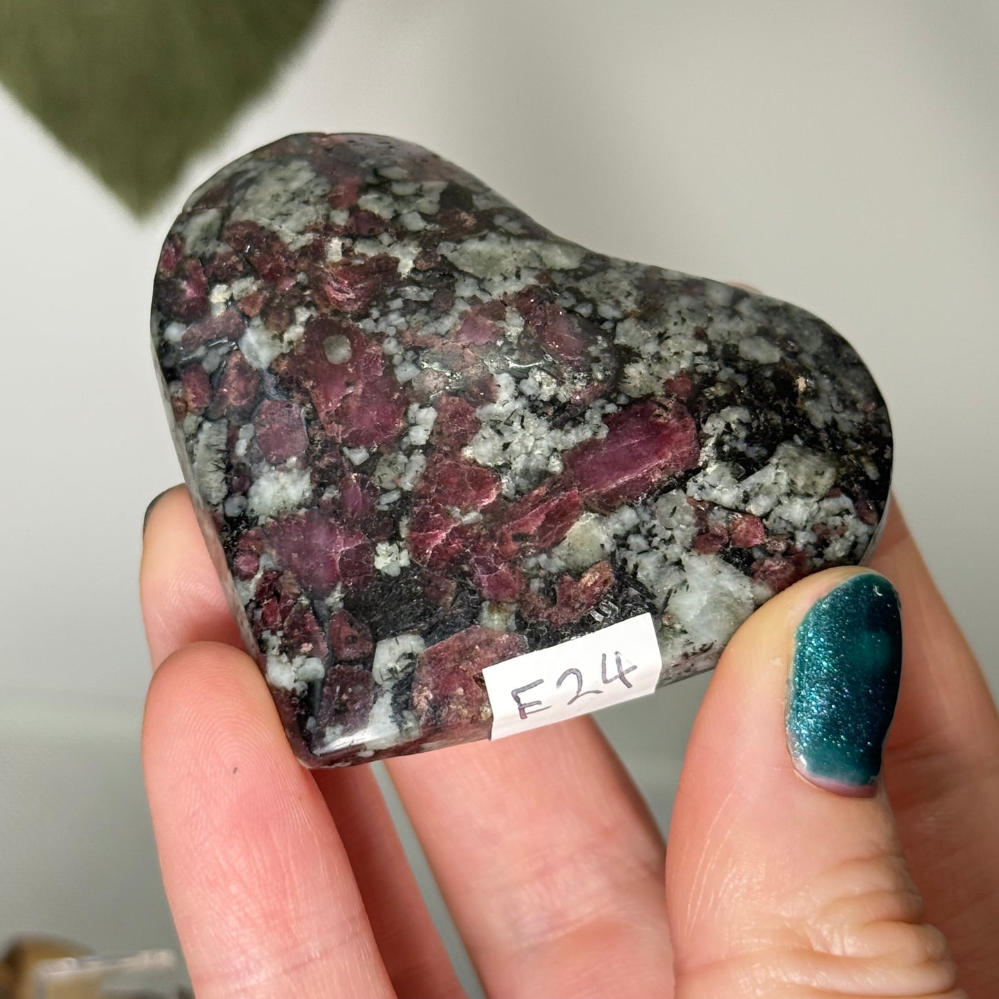 Eudialyte Heart (Russia)
