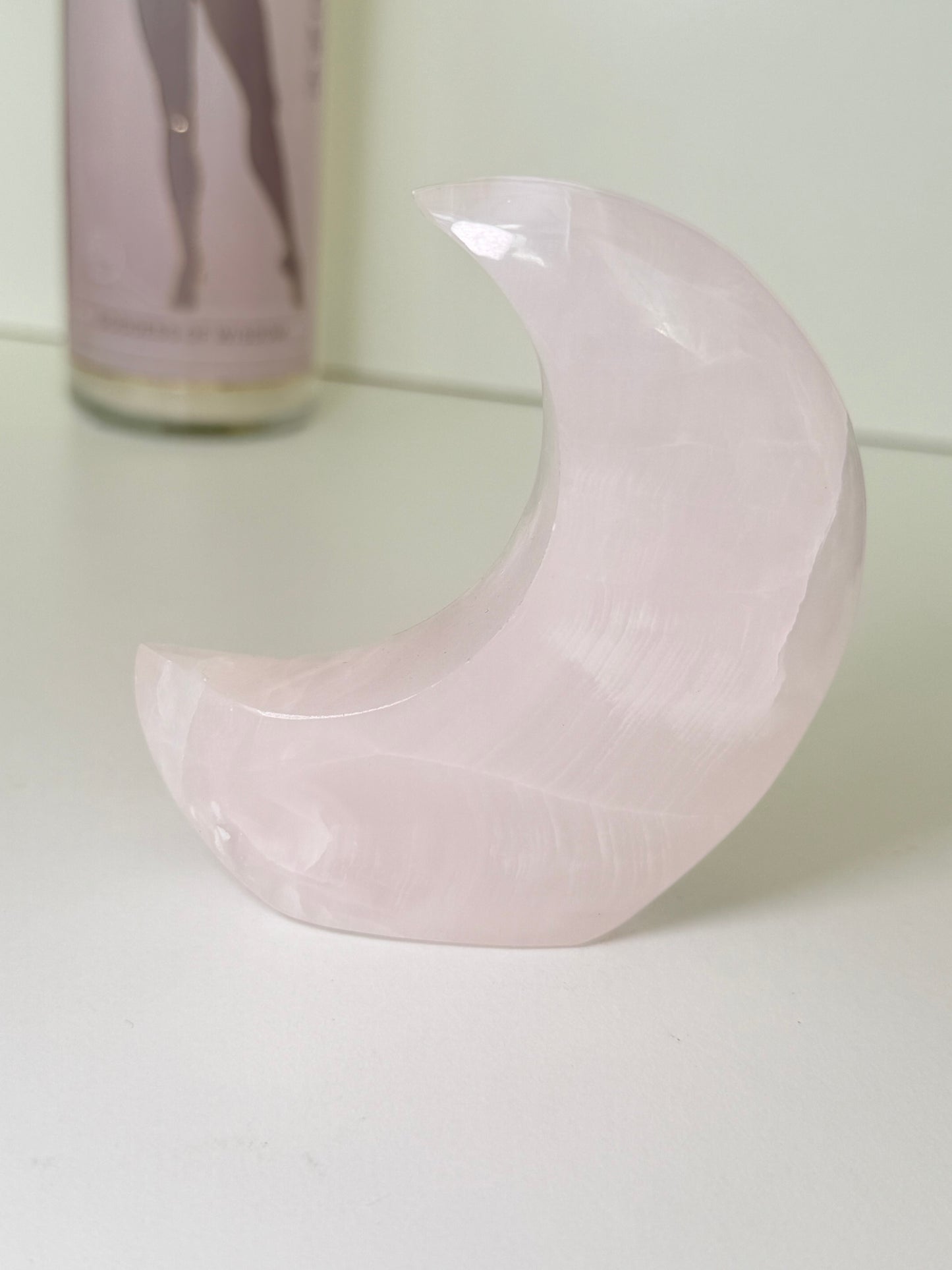 Mangano Calcite Moon (Self Standing)