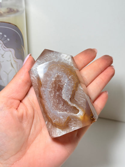 Brazilian Agate Tower