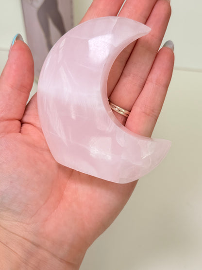 Mangano Calcite Moon (Self Standing)