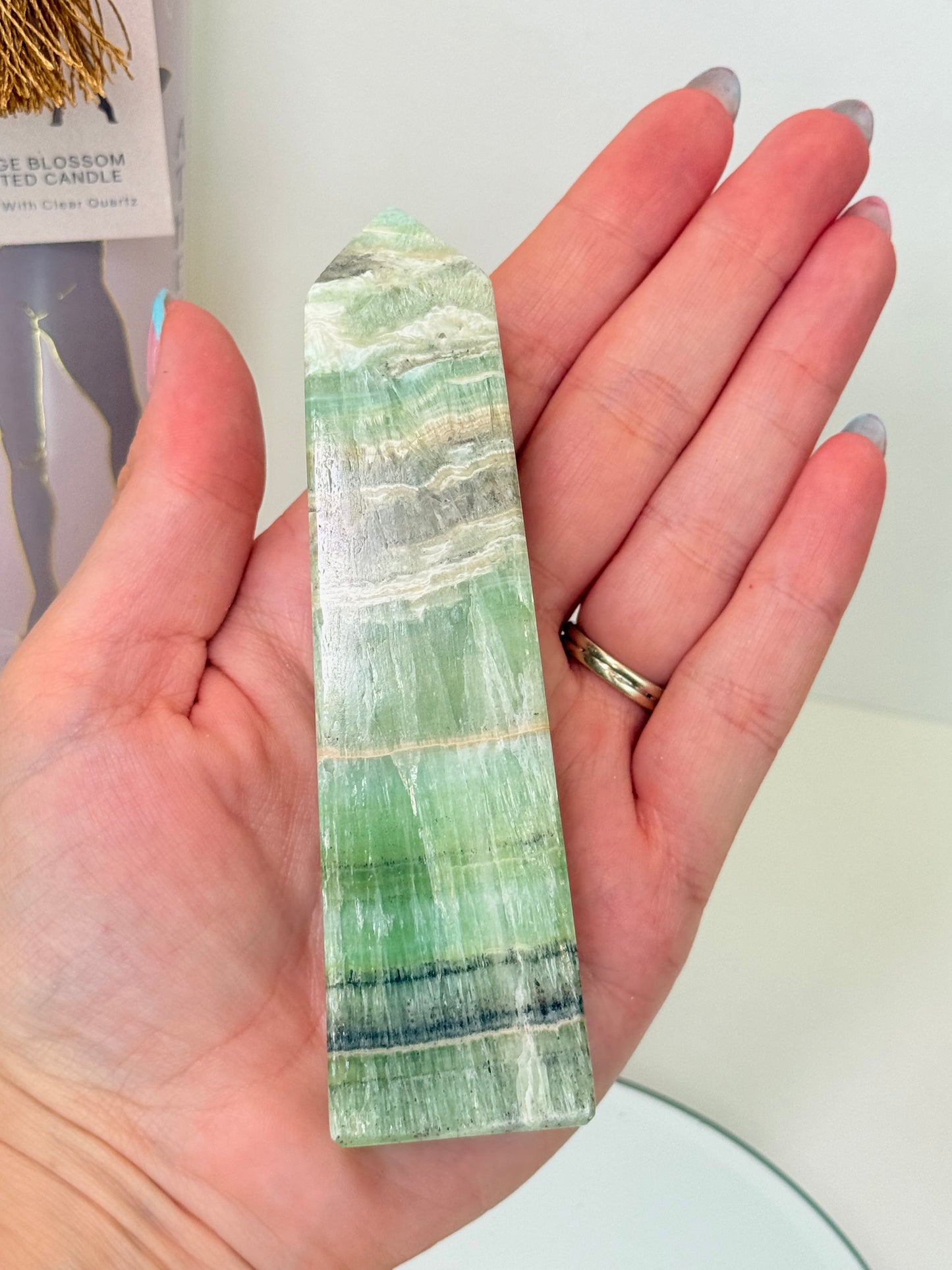 Kiwi Calcite Tower