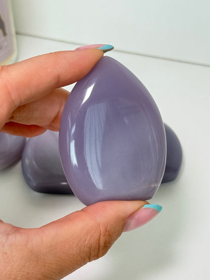 Yttrium (Lavender) Fluorite Flames
