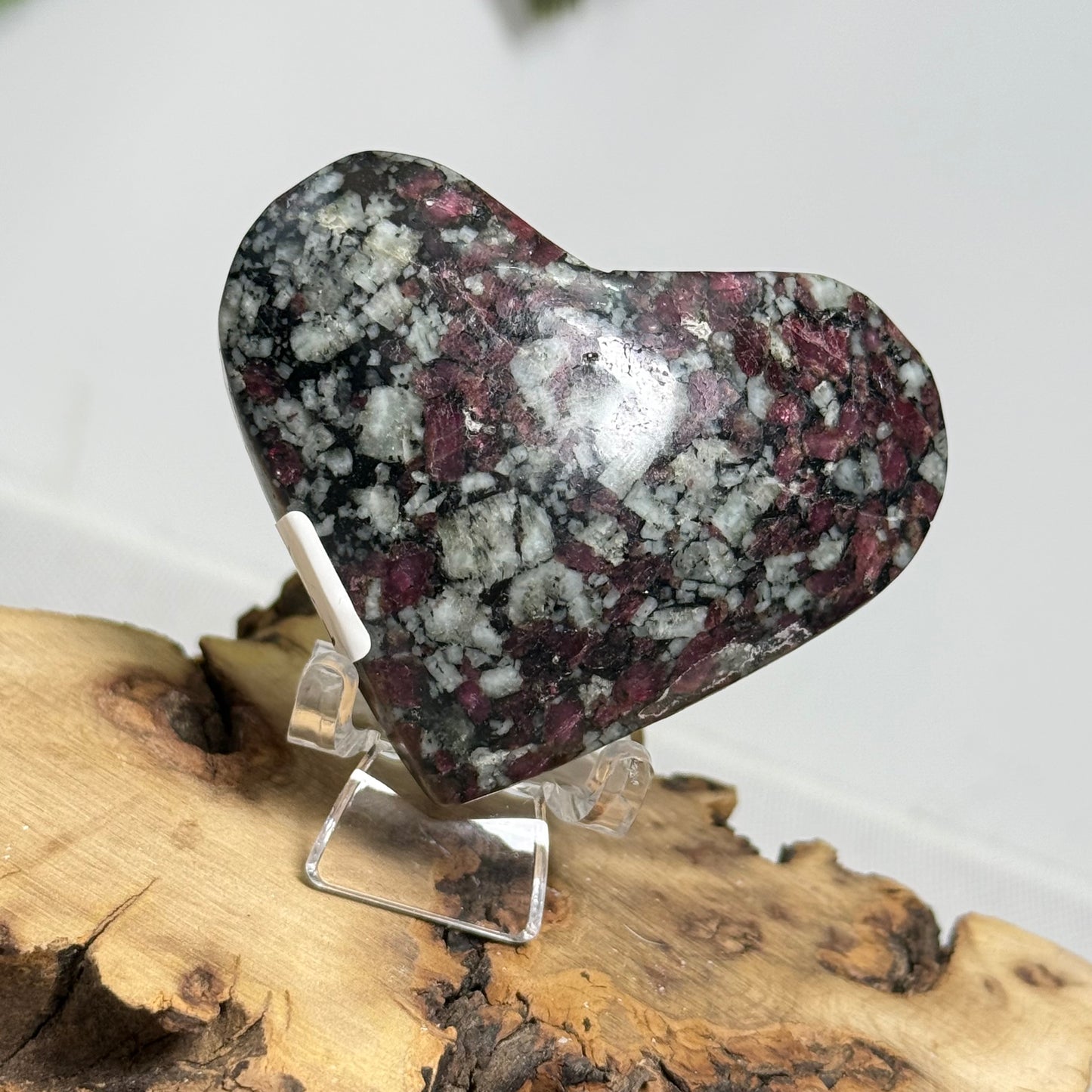 Eudialyte Heart (Russia)