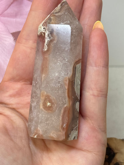 Money Agate With Quartz Point